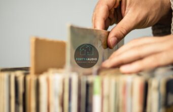 Can You Hear the Difference in Vinyl vs Digital? Can You Hear the Difference in Vinyl vs Digital?